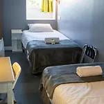Au Bout Du Quai Hotel