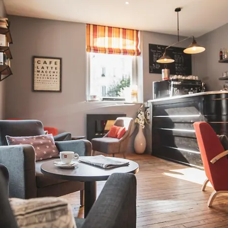 Au Bout Du Quai Hotel