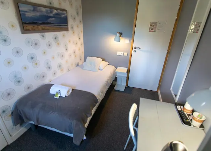 Au Bout Du Quai Hotel 3*