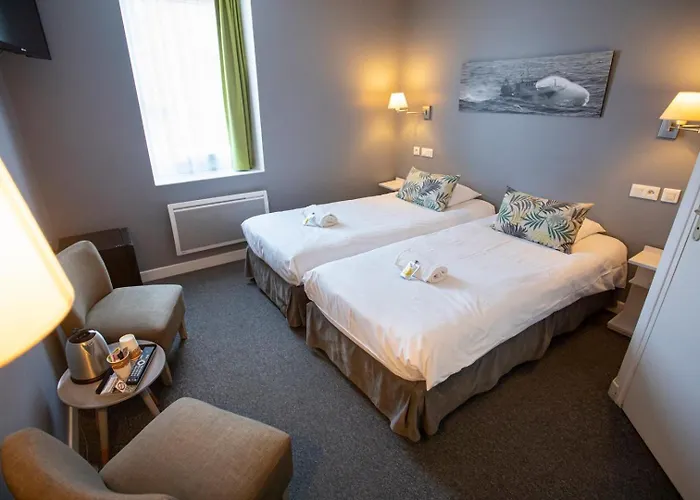 Au Bout Du Quai Hotel