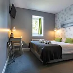 Au Bout Du Quai Hotel