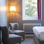 Au Bout Du Quai Hotel