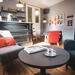 Au Bout Du Quai