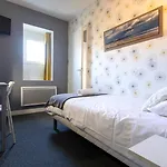 Au Bout Du Quai Hotel 3*