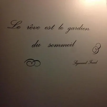 Au Bout Du Quai Hotel 3*