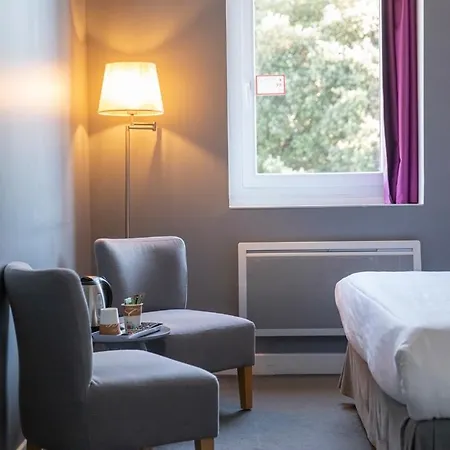 Au Bout Du Quai Hotel
