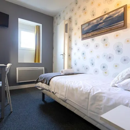 Au Bout Du Quai Hotel 3*