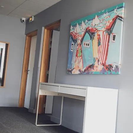 Hotel Au Bout Du Quai 3*