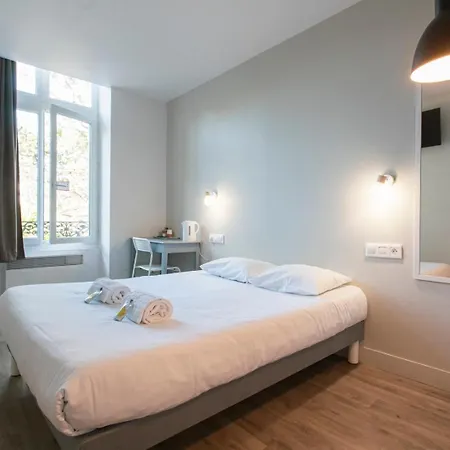 Au Bout Du Quai Hotel 3*