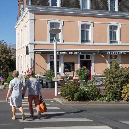 ホテル Au Bout Du Quai 3*