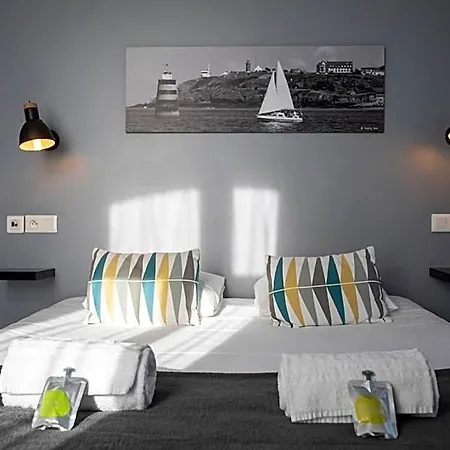 Au Bout Du Quai Hotel