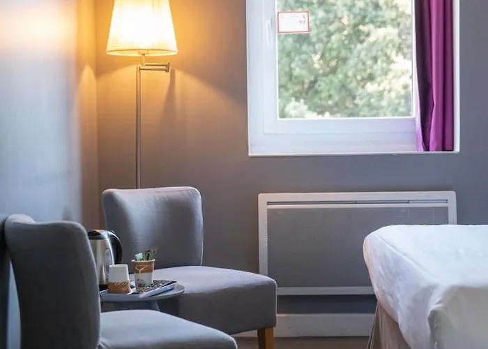 Au Bout Du Quai Hotel