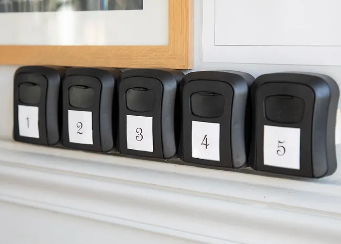 Au Bout Du Quai Hotel 3*