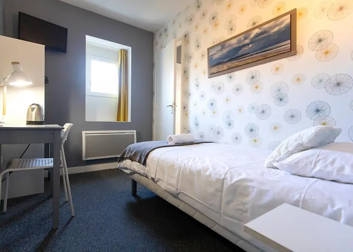 Au Bout Du Quai Hotel 3*