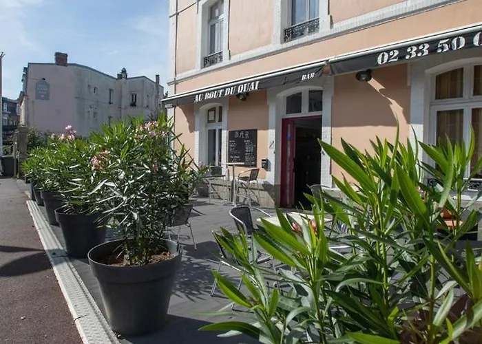 Au Bout Du Quai ホテル