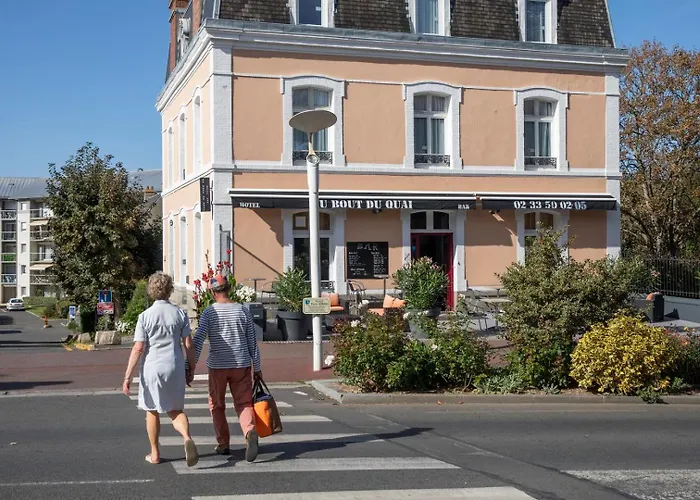 Hotel Au Bout Du Quai 3*